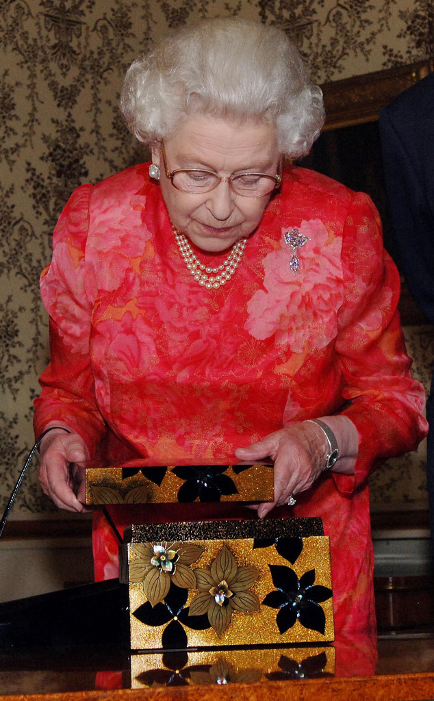 Queen Elizabeth, Opening Gift Queen Elizabeth, Opening Gift